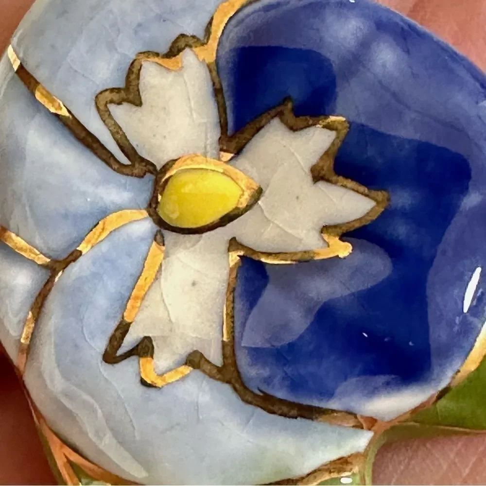 Blue floral pin - Picture 5 of 7